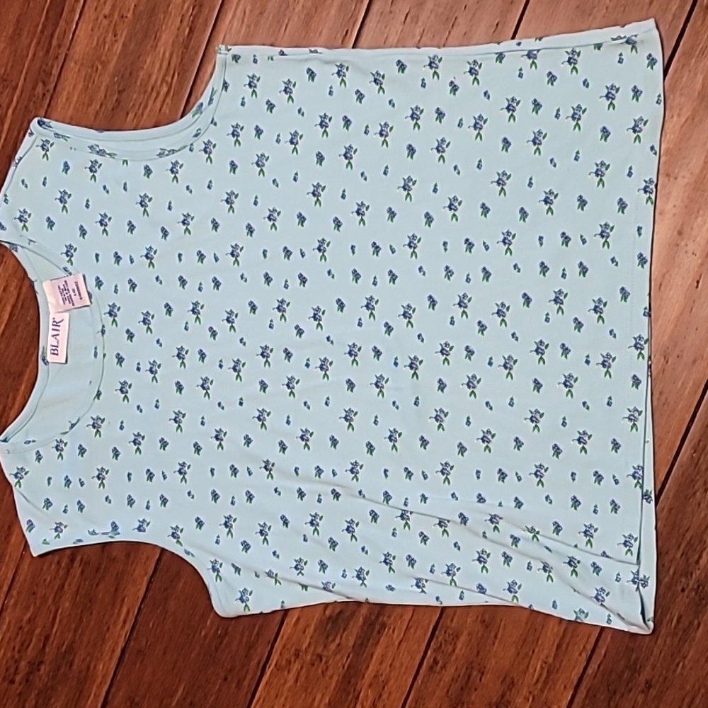 Blair blue floral tank top size L